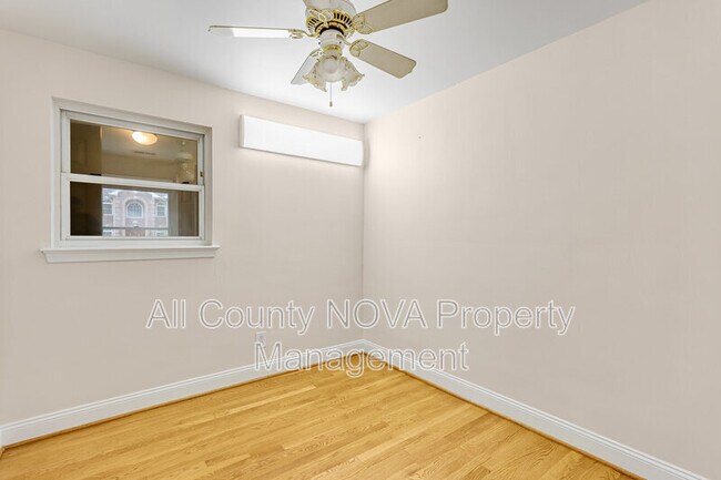Building Photo - 7412 Marc Dr