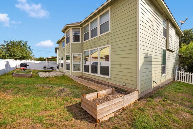 Building Photo - 136 Brook Shire