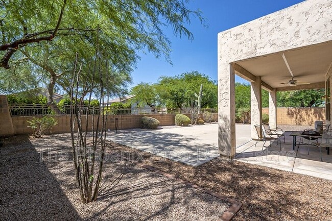 Building Photo - 7237 E Gallego Ln
