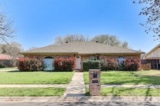 Building Photo - 7020 Stonybrooke Dr