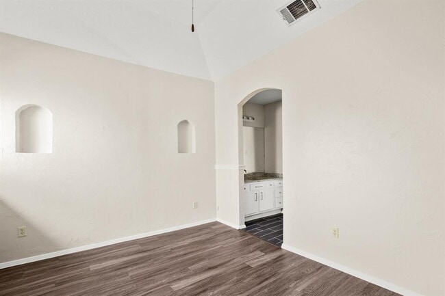 Building Photo - 6726 Lancret Hill Dr