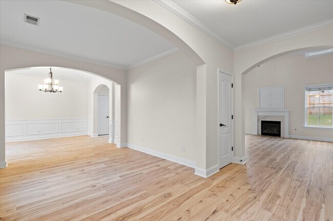 Building Photo - 12123 Brooks River Dr