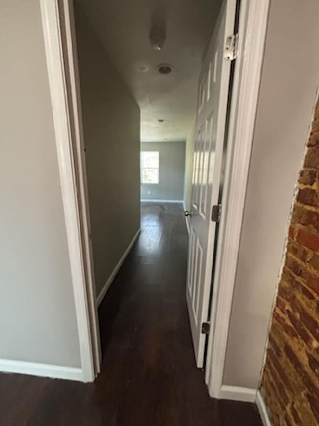 Building Photo - Stunning 3 Bed / 3 Bath Single-Family Home with Gated Backyard – Available Now!