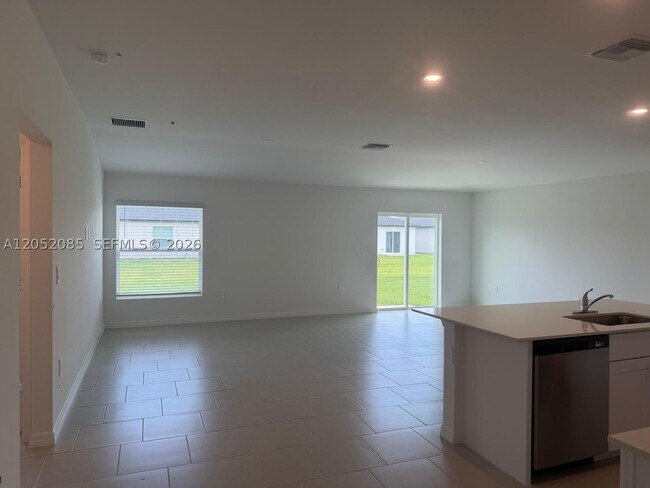 Building Photo - 17332 Cantu Ct