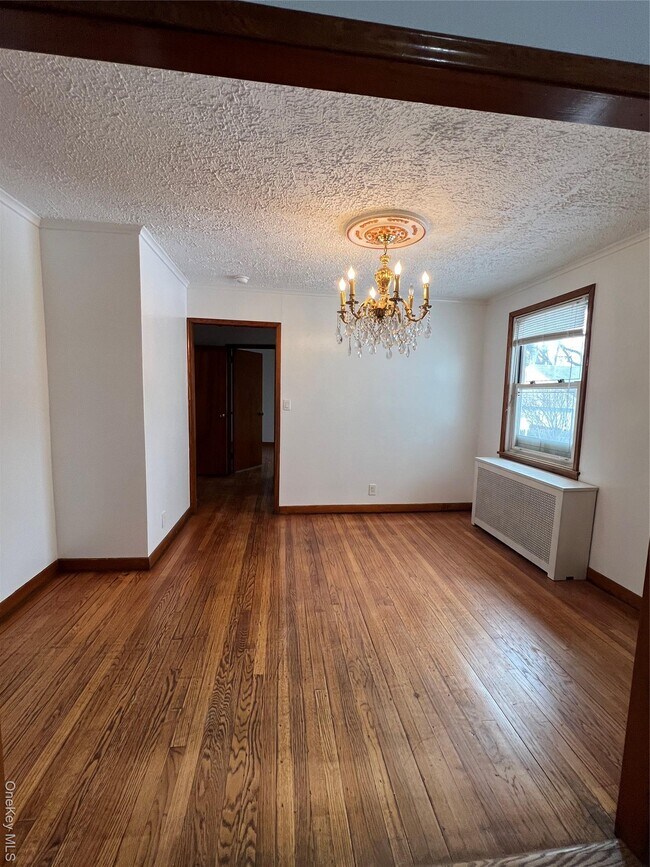 Building Photo - 92 Fir St