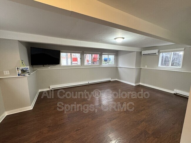 Building Photo - 2126 W Kiowa St