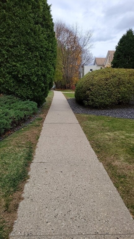 Building Photo - 145 Pleasant St