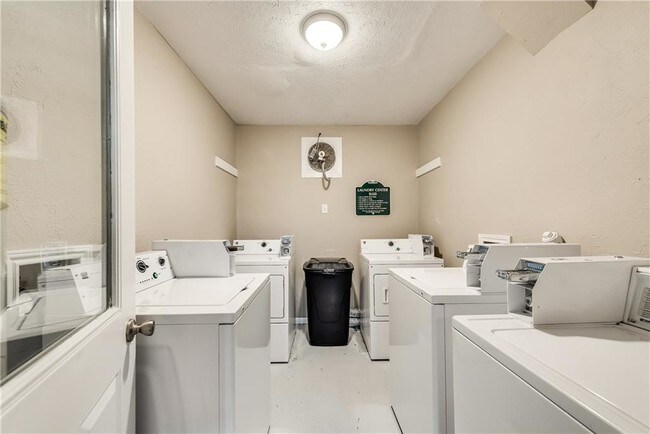 Building Photo - 1300 Northwood Blvd