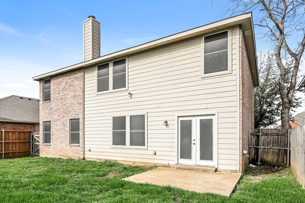 Building Photo - 517 Creekbend St