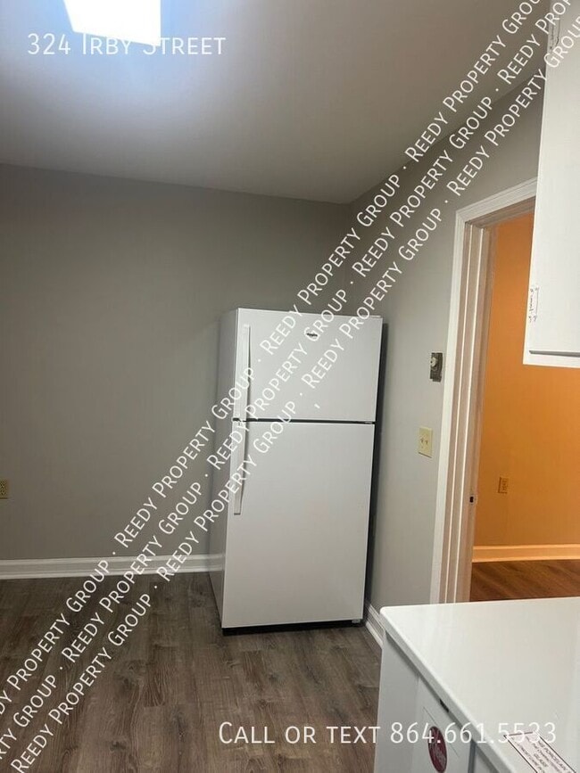 Building Photo - 324 Irby St