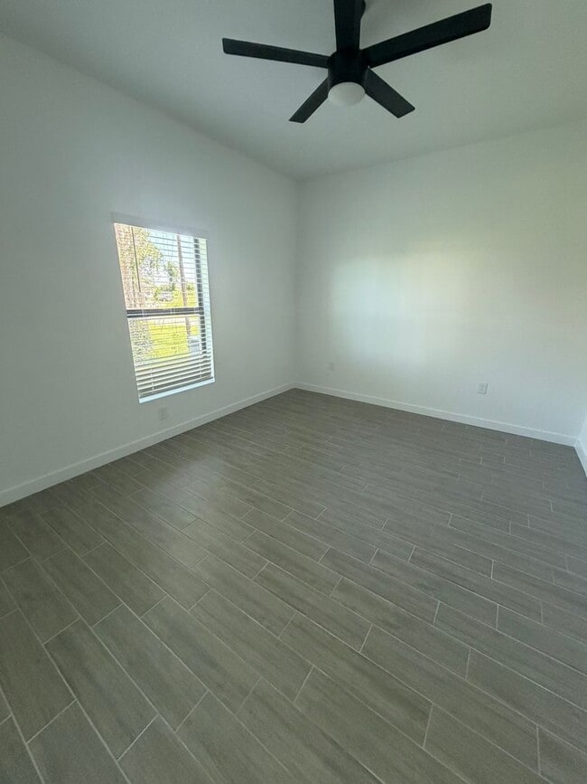 Building Photo - 1504 Gary Ln