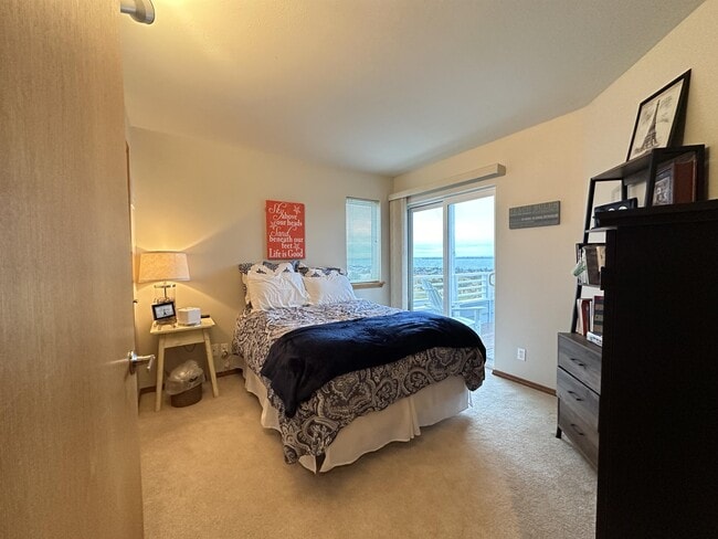 Building Photo - 1499 Diamond Head Ave SW