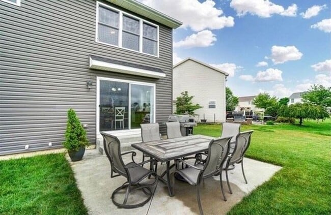 Building Photo - 8914 Red Hawk Ct