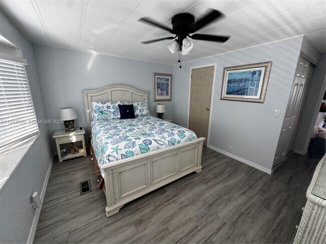 Building Photo - 228 Orchid St