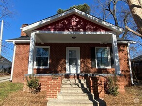 Building Photo - 3 Bedroom, 1.5 Bathroom House in High Point!