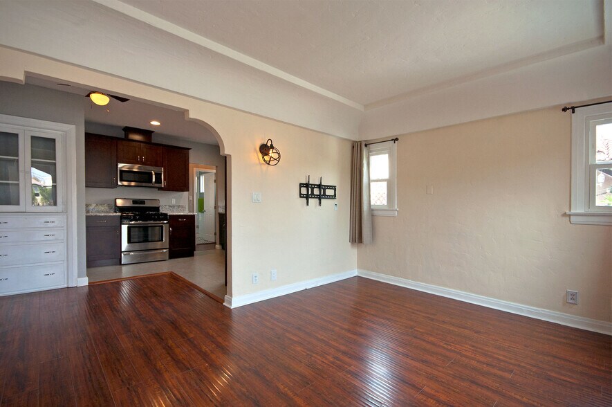 Building Photo - 4032 Garden Ave
