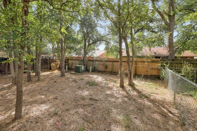 Building Photo - 12202 Dundee Dr
