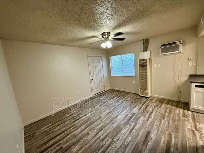 Building Photo - 1931 1/2 Valley Rd