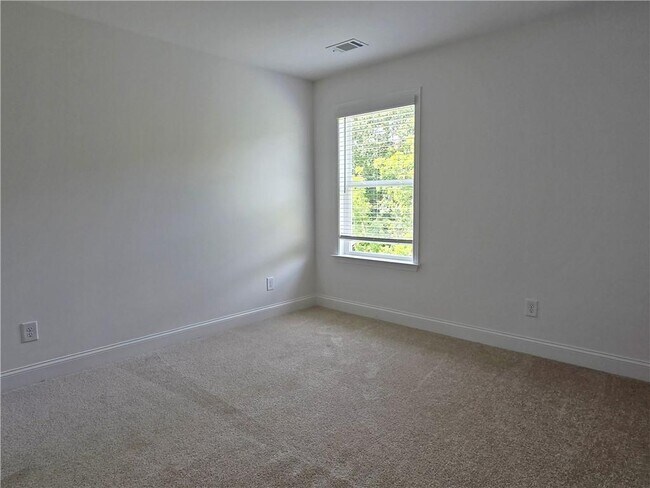 Building Photo - 7372 Rocklin Ln