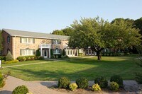 Building Photo - 60 Horseblock Rd