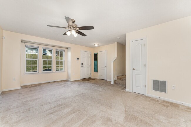 Building Photo - 243 Raven Run