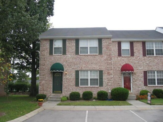 Primary Photo - Updated, spacious townhome close to the in...