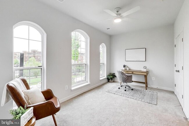 Building Photo - 517 Windboard Way