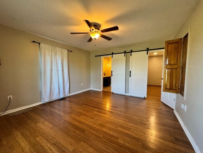 Building Photo - 1422 Old Peachland Rd