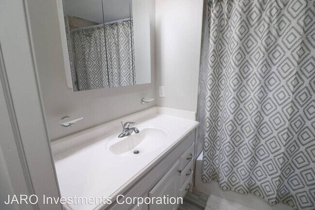 Building Photo - 4 br, 2 bath House - 41 Adams Street