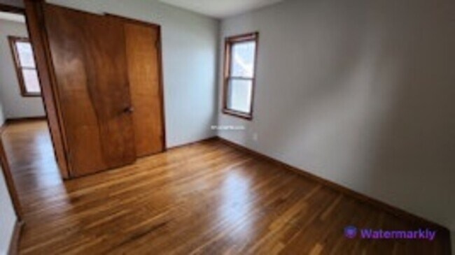 Building Photo - 5015 E 113th St