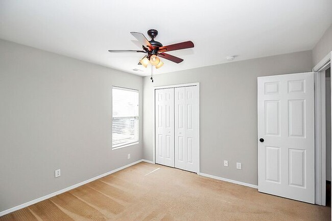 Building Photo - Spacious 3BD/2.5BA Home in Cabarrus Crossing!