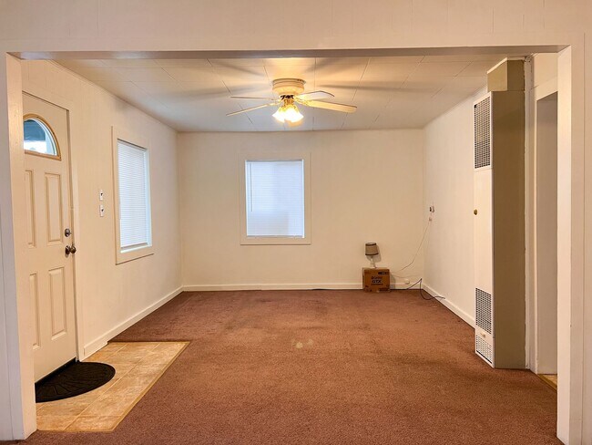 Building Photo - OWN961