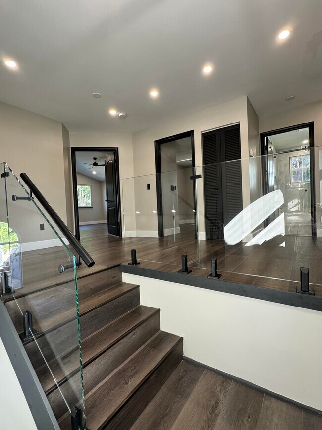 Building Photo - 10366 Buena Ventura Dr