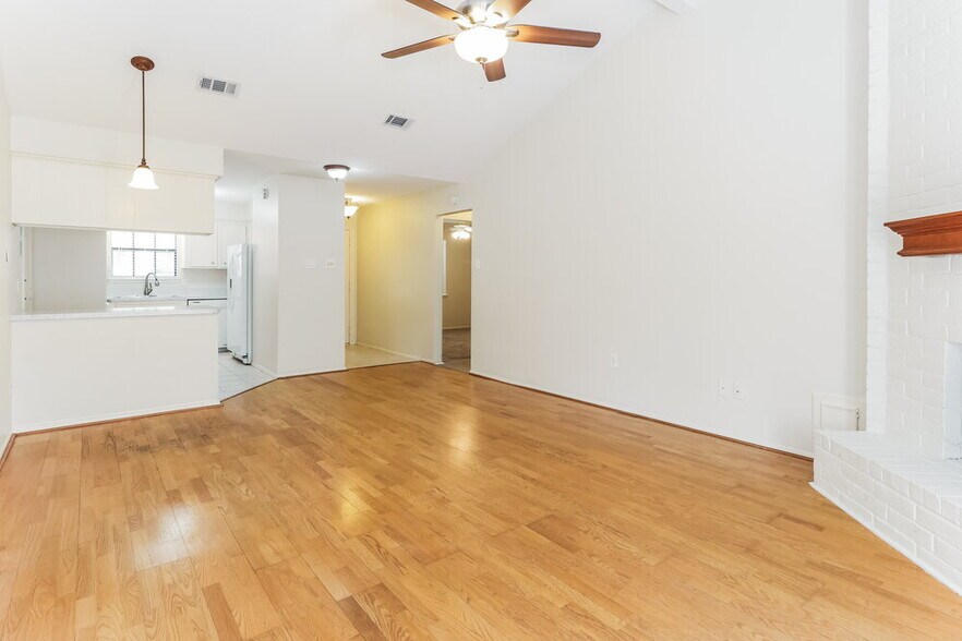 Building Photo - 84 Fallshire Dr