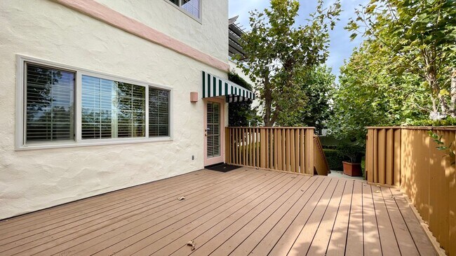 Building Photo - Stoneridge Garden Home with Air Conditioning *Available August 2026