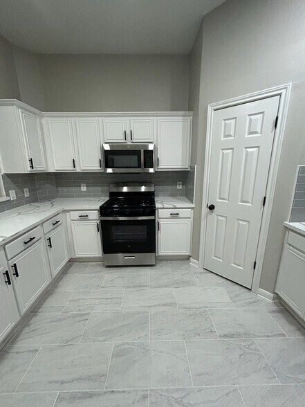 Building Photo - 21725 York Timbers Dr