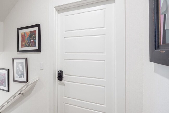 Building Photo - 2612 SW Livingston Square