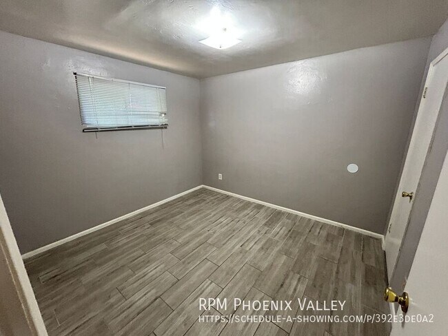 Building Photo - 4837 E Willetta St