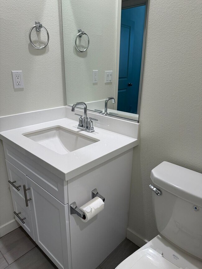 Building Photo - Riverview Townhome in Santee