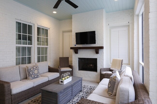 Building Photo - 237 Stephens Valley Blvd