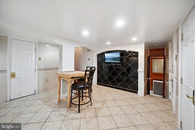 Building Photo - 4221 16th St NW