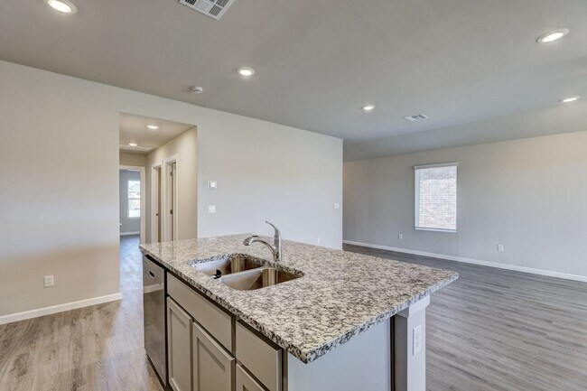 Building Photo - Newer Home For Rent  in Mustang Schools! 3...