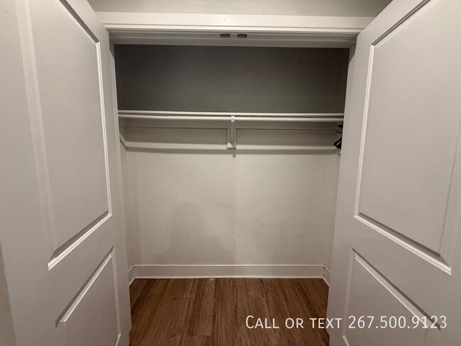 Building Photo - 1229 N Franklin St