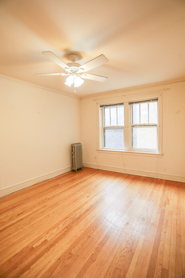 Building Photo - 4909 N Glenwood Ave