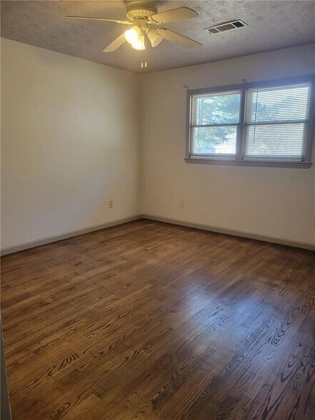 Building Photo - 1063 Pleasant Hill Rd