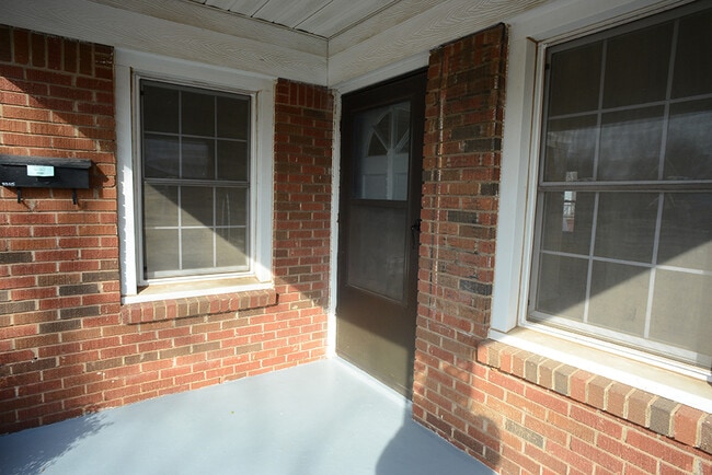 Building Photo - 3305 Pioneer Ave