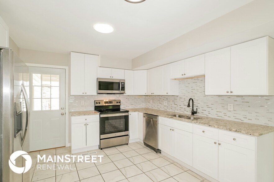 Building Photo - 14834 Frais Dr