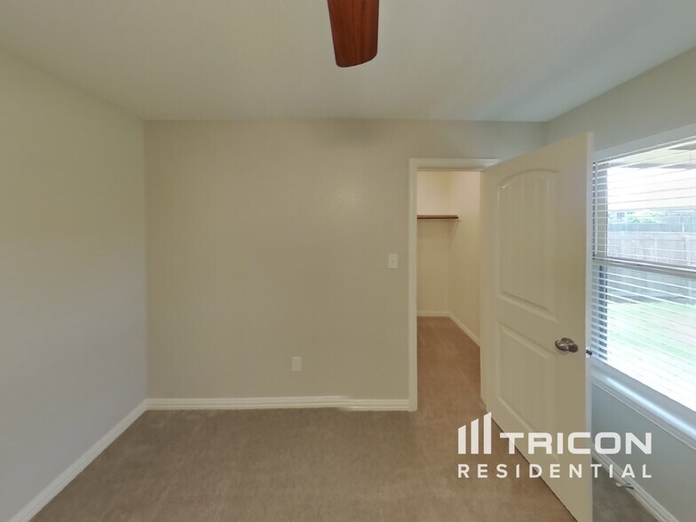 Building Photo - 12412 Hunters Cabin Ct