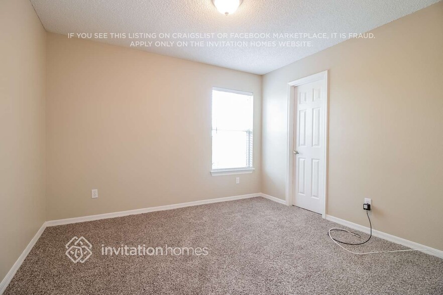 Building Photo - 403 Woodbury Pines Cir