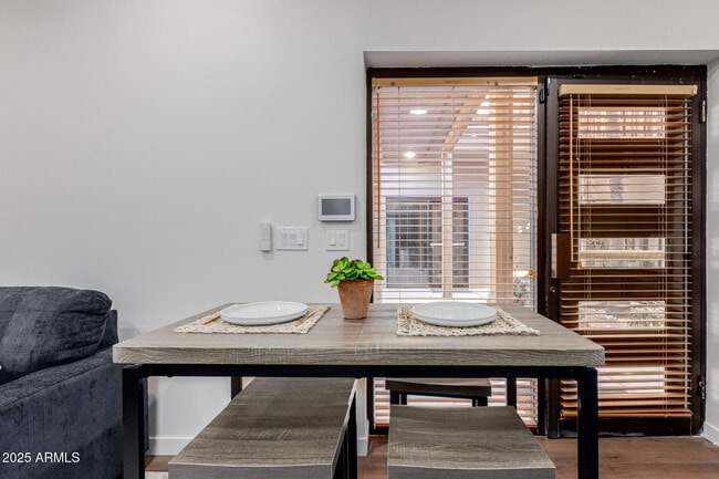 Building Photo - 12005 N Panorama Dr